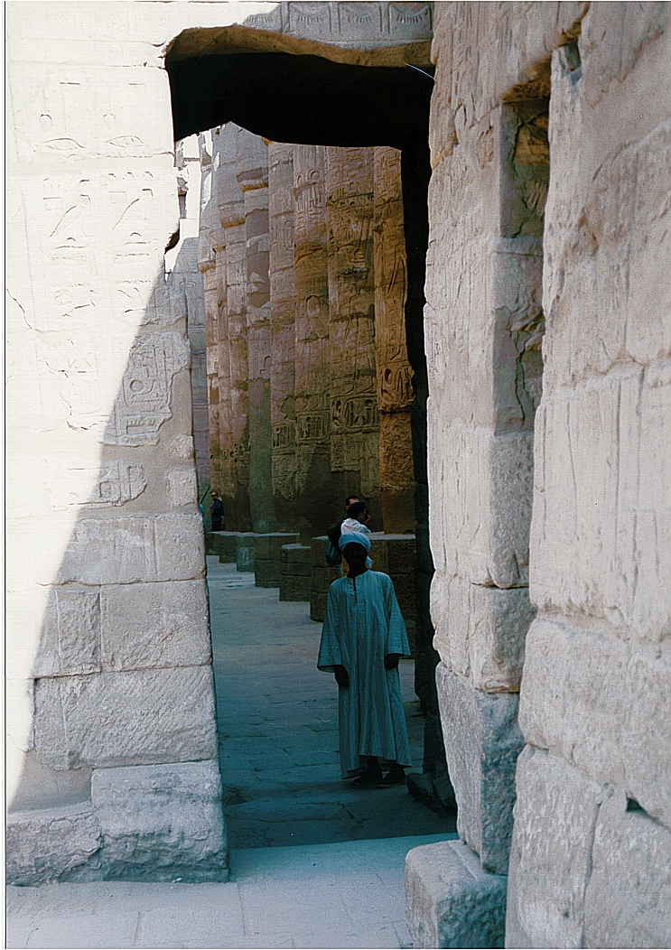 karnak   passage